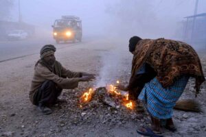 बांका में सुबह के समय, रात के समय घने कोहरे को लेकर चेतावनी है।