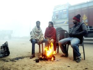 बांका में सुबह के समय, रात के समय घने कोहरे को लेकर चेतावनी है।